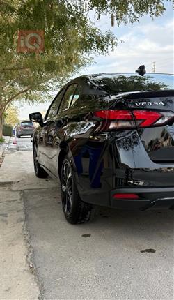 نيسان فيرسا